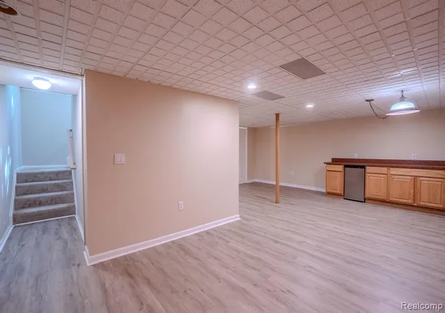 2nd image of 5235 Royal Vale Ln, Dearborn, MI 48126 4301
