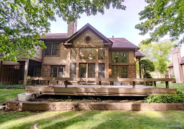 3rd image of 5235 Royal Vale Ln, Dearborn, MI 48126