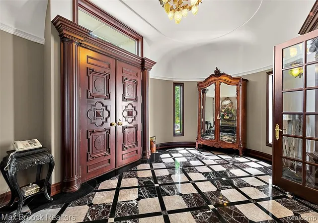 Photo 5 of Single family home for sale at 5322 Abbey Rd, Rochester, MI 48306 2403 | MLS# 61023913 | Listing updated on 2026-08-28