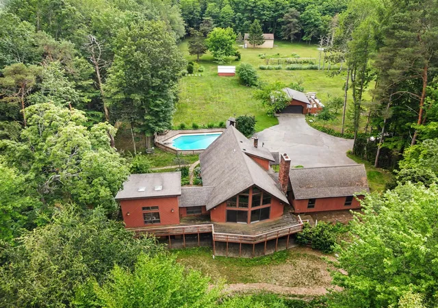 2nd image of 6696 103rd 103rd Ave, South Haven, MI 49090 | MLS# 70542639