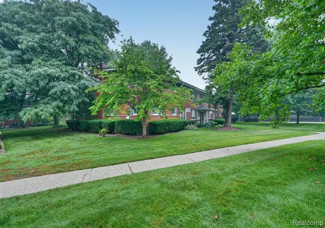 Listing Photo 1 - Condo for sale in building located at 1245 Derby Rd, Birmingham, MI 48009 - Unit #7