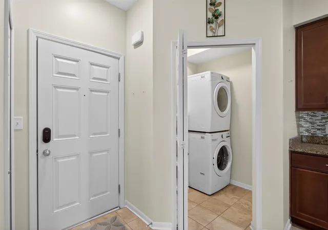 Listing Photo 4 - Condo for sale in building located at 1928 Coventry Rd, Jackson, MI 49201