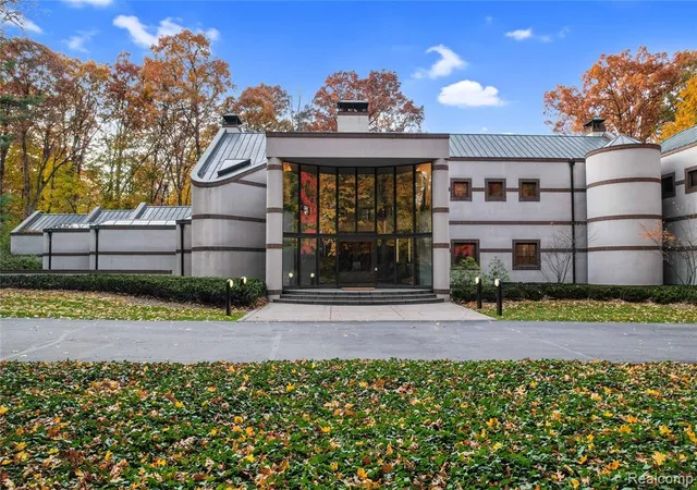 Homes for sale in Bloomfield Hills, MI | 1335 Trowbridge Rd, Bloomfield Hills, MI 48304 2948 | MLS# 60952795