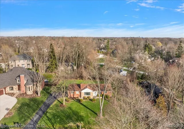 Photo 4 of Single family home for sale at 5753 N Kilbrennan Rd, Bloomfield Hills, MI 48301 | MLS# 60982450 | Listing updated on 2026-10-19