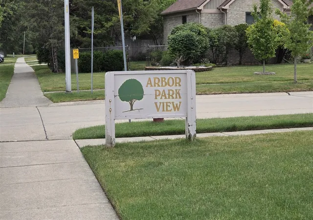 36th image of 34565 Ann Arbor Trl, Livonia, MI 48150 | MLS# 70538534