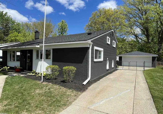 Homes for sale in Clinton Township, MI | 36550 Weideman St, Clinton Township, MI 48035 | MLS# 50212257