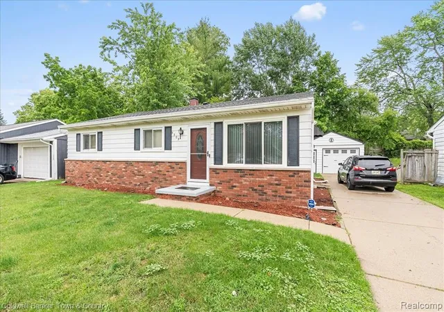 4th image of 5309 Granger Dr, Lansing, MI 48911 | MLS# 61003845
