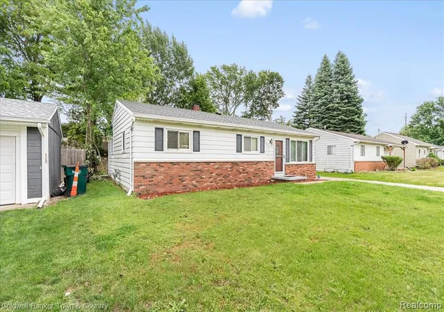 5th image of 5309 Granger Dr, Lansing, MI 48911 | MLS# 61003845