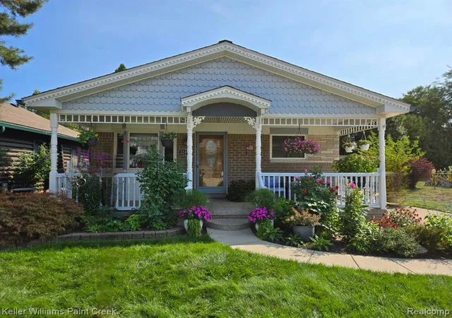 Photo 2 of Sale Pending at 22458 Milner St, Saint Clair Shores, MI 48081 2003 | MLS# 61023437 | Listing updated on 2026-09-13