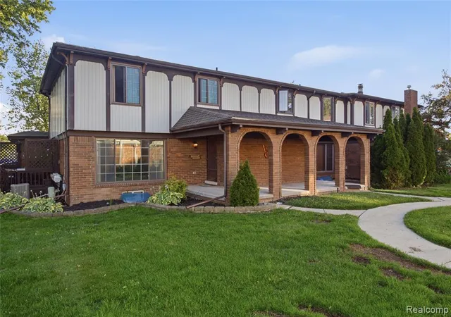 2nd image of 11606 Meadow Lane Dr, Warren, MI 48093 1220 | MLS# 61005178
