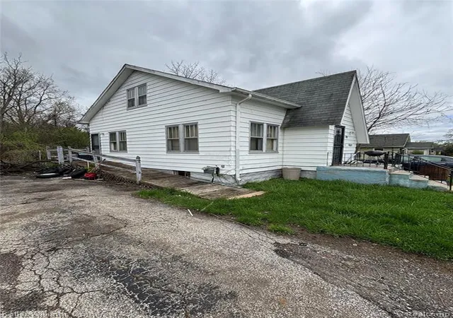 Homes for sale in Flint, MI | 766 E Austin Ave, Flint, MI 48505 | MLS# 60992127