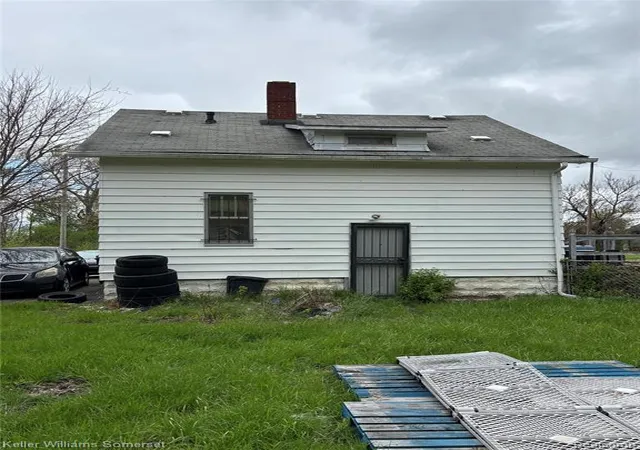 Homes for sale in Flint, MI | 766 E Austin Ave, Flint, MI 48505 | MLS# 60992127