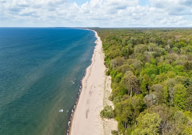 5th image of 14657 Lakeshore Rd, Lakeside, MI 49116 | MLS# 70534114