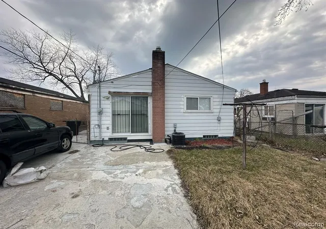 3rd image of 20135 Ilene St, Detroit, MI 48221 | MLS# 60979046