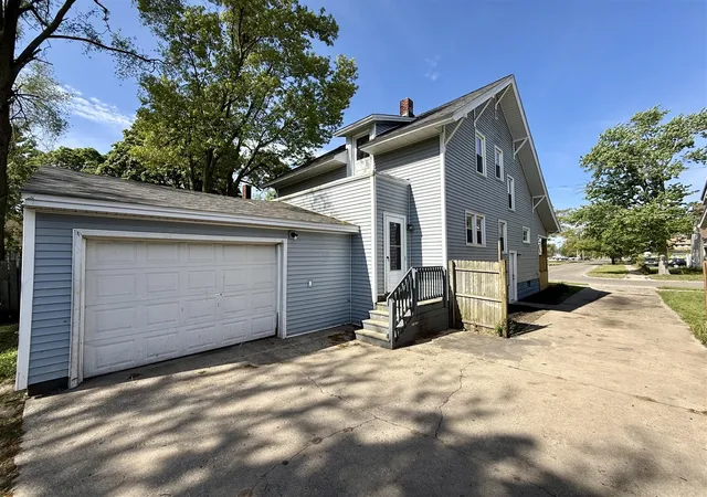 Homes for sale in Muskegon, MI | 1552 Hoyt St, Muskegon, MI 49442 | MLS# 70533649