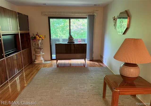 Homes for sale in Westland, MI | 7806 Manor Cir #203, Westland, MI 48185 6513 | MLS# 60996157