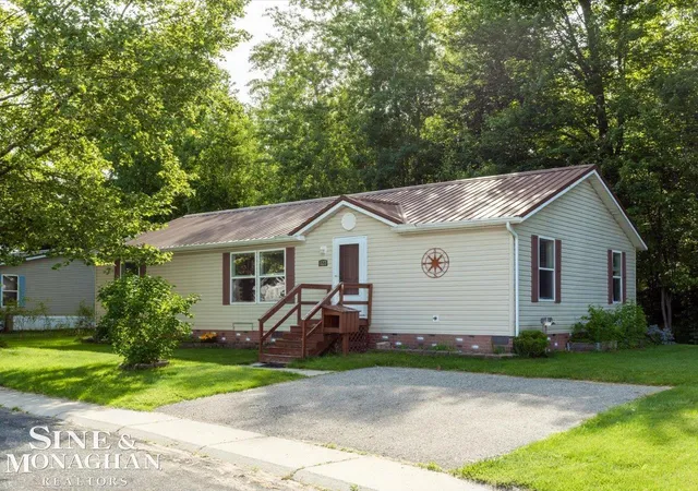 Homes for sale in Fort Gratiot, MI | 127 Hidden Springs St, Fort Gratiot, MI 48059 | MLS# 50211497