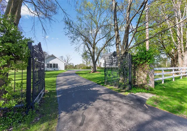 2nd image of 6231 Moon Lake Rd, Jackson, MI 49201 | MLS# 70526678