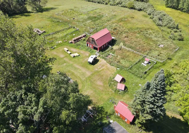 Photo 1 of Single family home for sale at 4626 S Center Hwy, Suttons Bay, MI 49682 | MLS# 80070978 | Listing updated on 2026-07-16