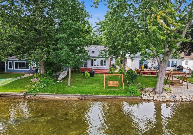 1st image of 4621 S Long Lake Dr, Portage, MI 49002 | MLS# 70553391