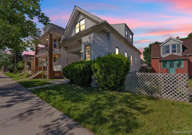 Homes for sale in Hamtramck, MI | 11369 Lumpkin St, Hamtramck, MI 48212 | MLS# 61007417