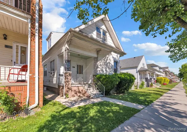 Homes for sale in Hamtramck, MI | 11369 Lumpkin St, Hamtramck, MI 48212 | MLS# 61007417