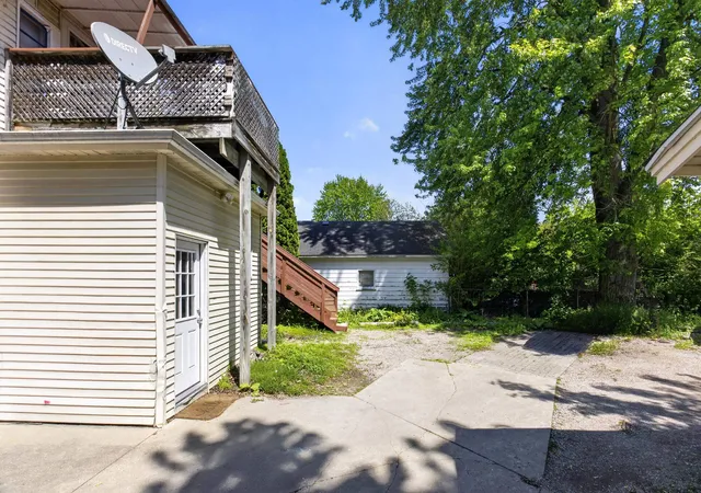 Photo 4 of Multi family home for sale at 1706 Mckinley Ave, Bay City, MI 48708 | MLS# 50209773 | Listing updated on 2026-09-04
