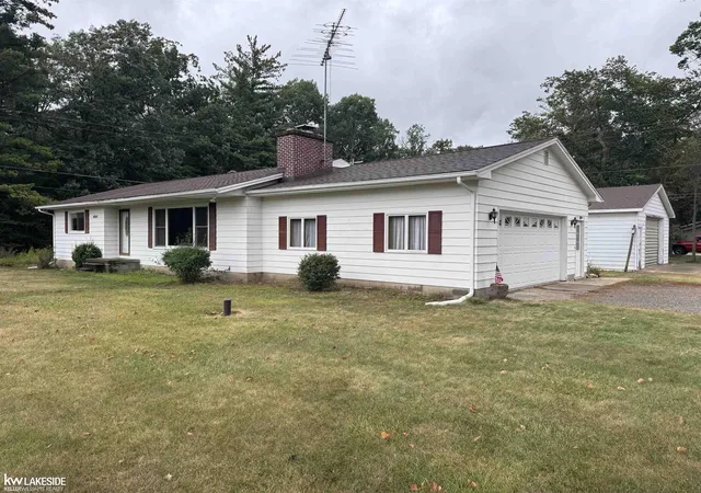 Photo 3 of Single family home for sale at 4864 N Caseville Rd, Caseville, MI 48725 | MLS# 50219680 | Listing updated on 2026-09-01