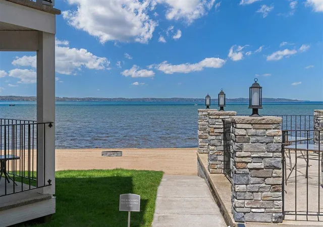 3rd image of 2211 N Us-131 N #309, Traverse City, MI 49686 | MLS# 80069066