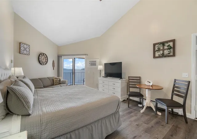 5th image of 2211 N Us-131 N #309, Traverse City, MI 49686 | MLS# 80069066