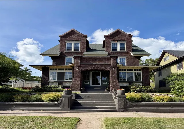 Photo 3 of Single family home for sale at 214 Mason Ave, Hancock, MI 49930 | MLS# 50212494 | Listing updated on 2026-09-14