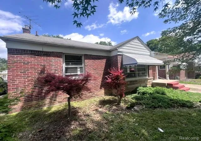 2nd image of 26474 Somerset Dr, Inkster, MI 48141 | MLS# 61007418