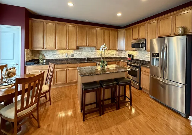 3rd image of 49626 Wayburn Dr, Macomb, MI 48042 | MLS# 50213184