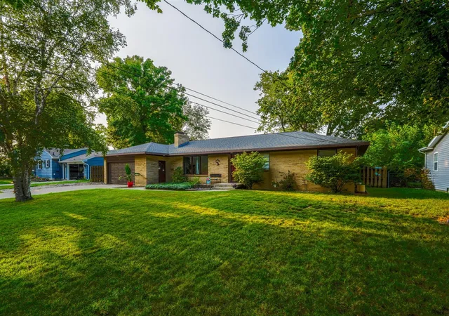 Photo 3 of Sale Pending at 4103 Omaha St, Grandville, MI 49418 | MLS# 70552817 | Listing updated on 2026-08-25