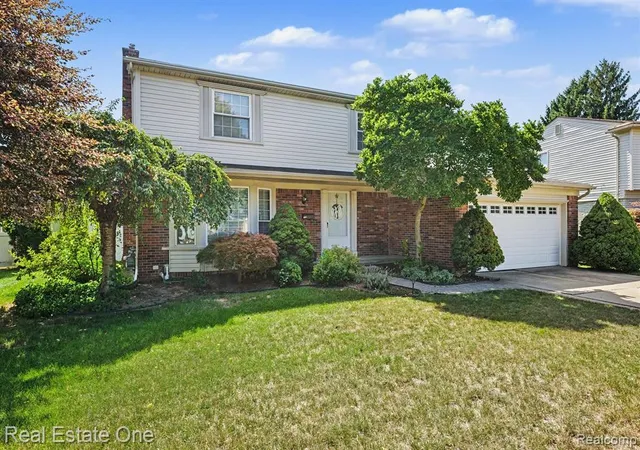 Photo 1 of Sale Pending at 4134 Grange Rd, Trenton, MI 48183 | MLS# 61024636 | Listing updated on 2026-09-02
