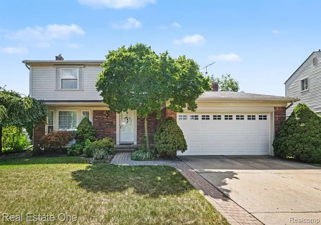 Photo 2 of Sale Pending at 4134 Grange Rd, Trenton, MI 48183 | MLS# 61024636 | Listing updated on 2026-09-02