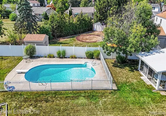 Photo 33 of Sale Pending at 4134 Grange Rd, Trenton, MI 48183 | MLS# 61024636 | Listing updated on 2026-09-02