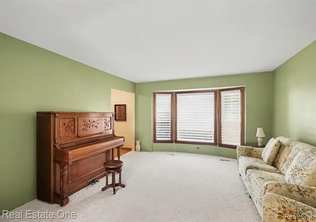 Photo 4 of Sale Pending at 4134 Grange Rd, Trenton, MI 48183 | MLS# 61024636 | Listing updated on 2026-09-02