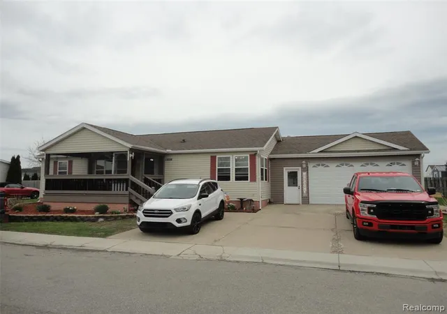 Homes for sale in Monroe, MI | 815 Jacobs Landing, Monroe, MI 48161 | MLS# 60984175