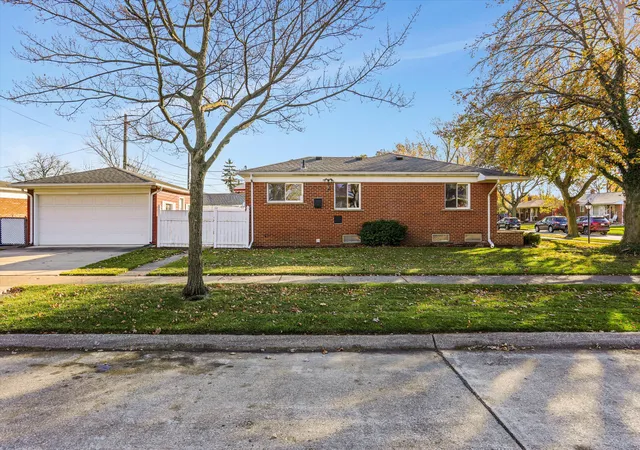 Photo 2 of Single Family Residence at 7292 Fairwood Dr, Dearborn Heights, MI 48127 | MLS# 60353638 | | Sold on 2024-12-16