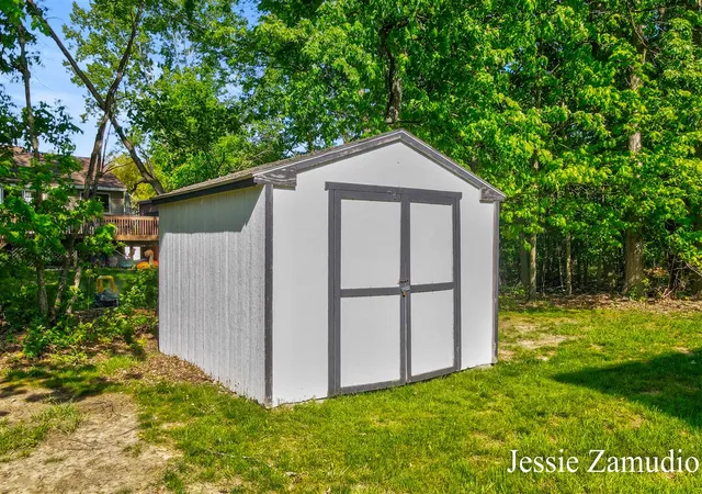 Homes for sale in Grand Rapids, MI | 5609 E Grove Dr, Grand Rapids, MI 49512 | MLS# 70534375