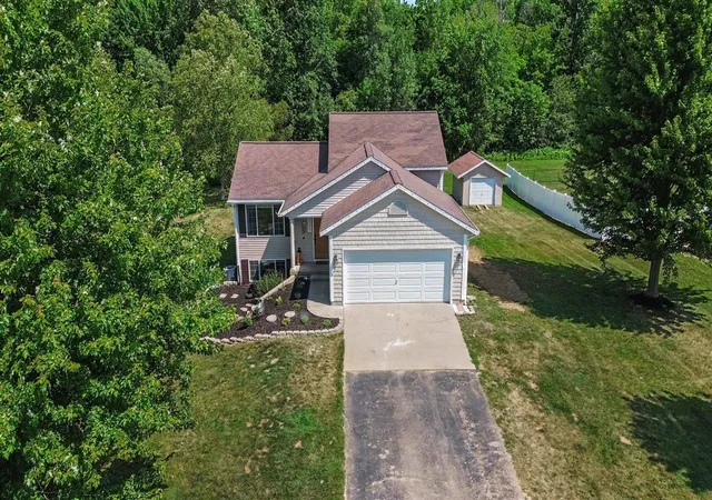 Homes for sale in Cedar Springs, MI | 2227 Avalon View Dr, Cedar Springs, MI 49319 | MLS# 70544042