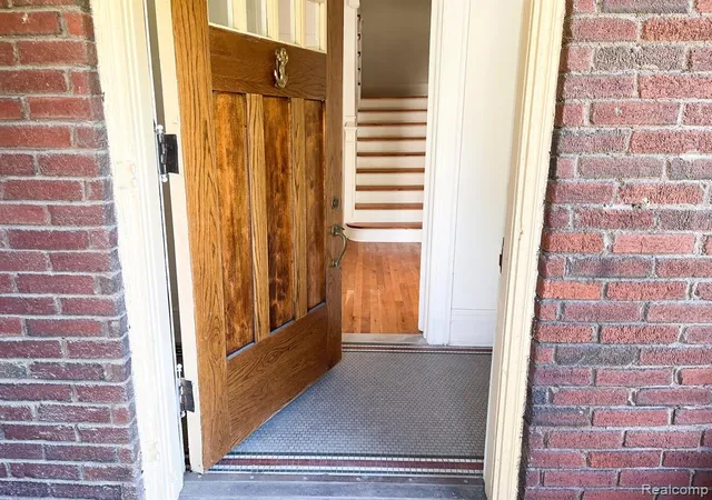 5th image of 488 Parkview Dr, Detroit, MI 48214 | MLS# 60991639