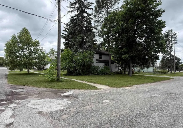 Homes for sale in Chesaning, MI | 123 N Clark St, Chesaning, MI 48616 | MLS# 50212674