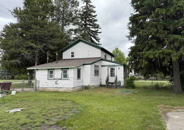 Homes for sale in Chesaning, MI | 123 N Clark St, Chesaning, MI 48616 | MLS# 50212674