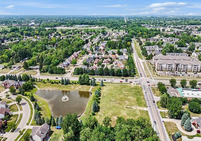 4th image of 15170 15 Mile Rd, Sterling Heights, MI 48312 | MLS# 50210516