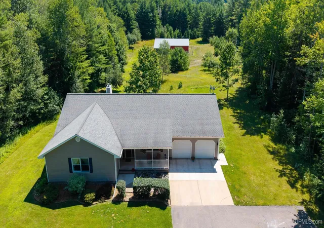Photo 1 of Sale Pending at 440 Foster Crk Dr, Marquette, MI 49855 | MLS# 50217387 | Listing updated on 2026-08-15