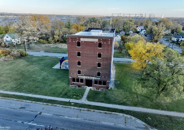 1st image of 1273 Broadway Blvd, Flint, MI 48506 | MLS# 50137414