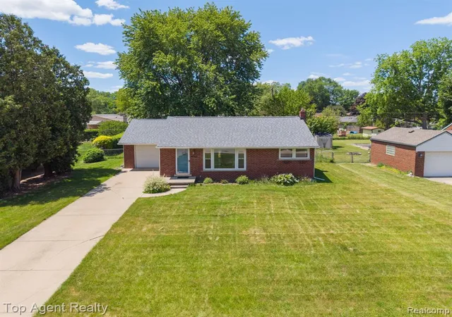 Homes for sale in Sterling Heights, MI | 36365 Briarcliff Rd, Sterling Heights, MI 48312 | MLS# 61000095