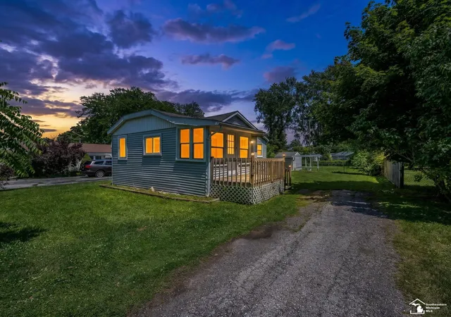 Homes for sale in South Rockwood, MI | 13054 Race St, South Rockwood, MI 48179 | MLS# 50212572